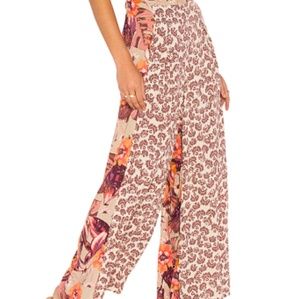 ISO!!! Looking for this!! In the mix printed pants